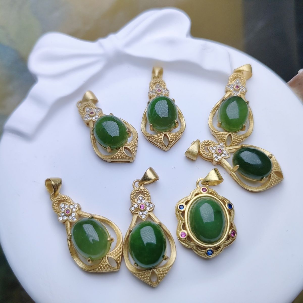 Natural Jade Gold Inlay Pendant - Crystalvana