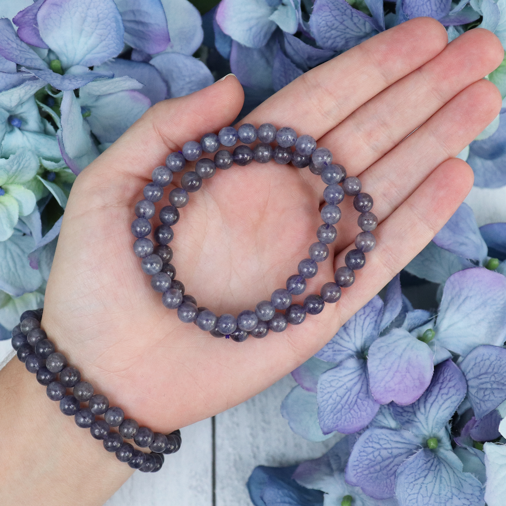 Side view of the Iolite stretch bracelet
