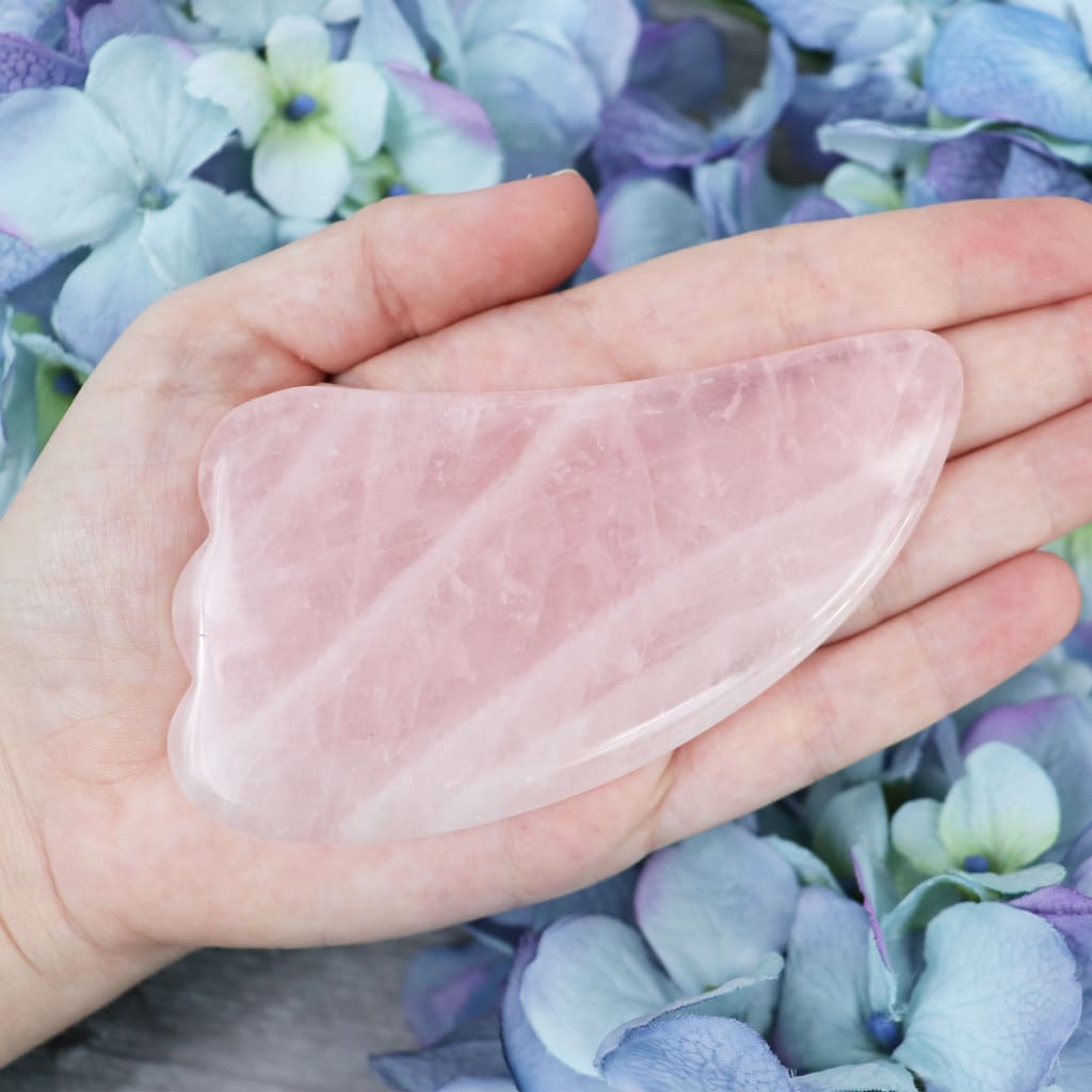 Edge profile of the Rose Quartz gua sha tool